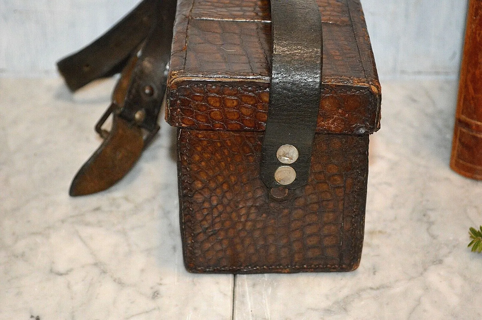 Antique English Embossed Croc Leather Hunting Travel Case Bag  Box With Strap