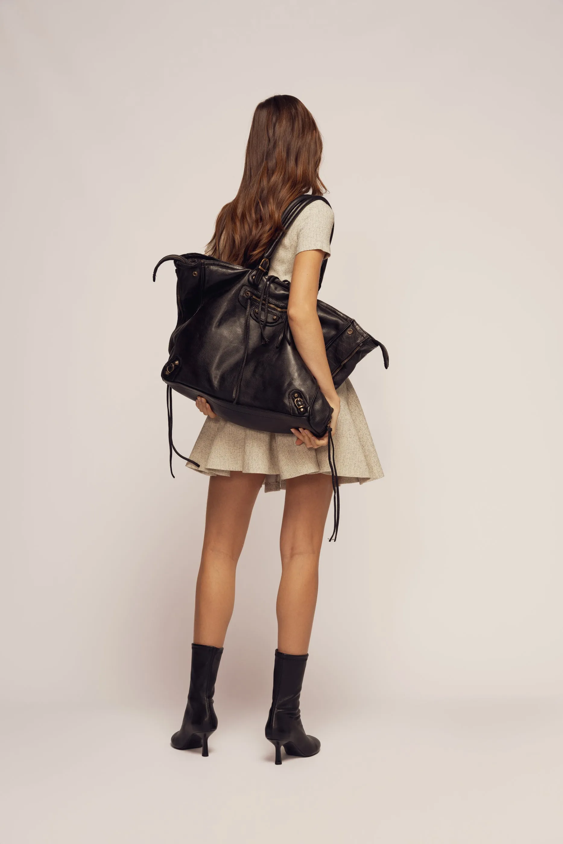 Bayside84 XL Classic Fringe Tote - Black