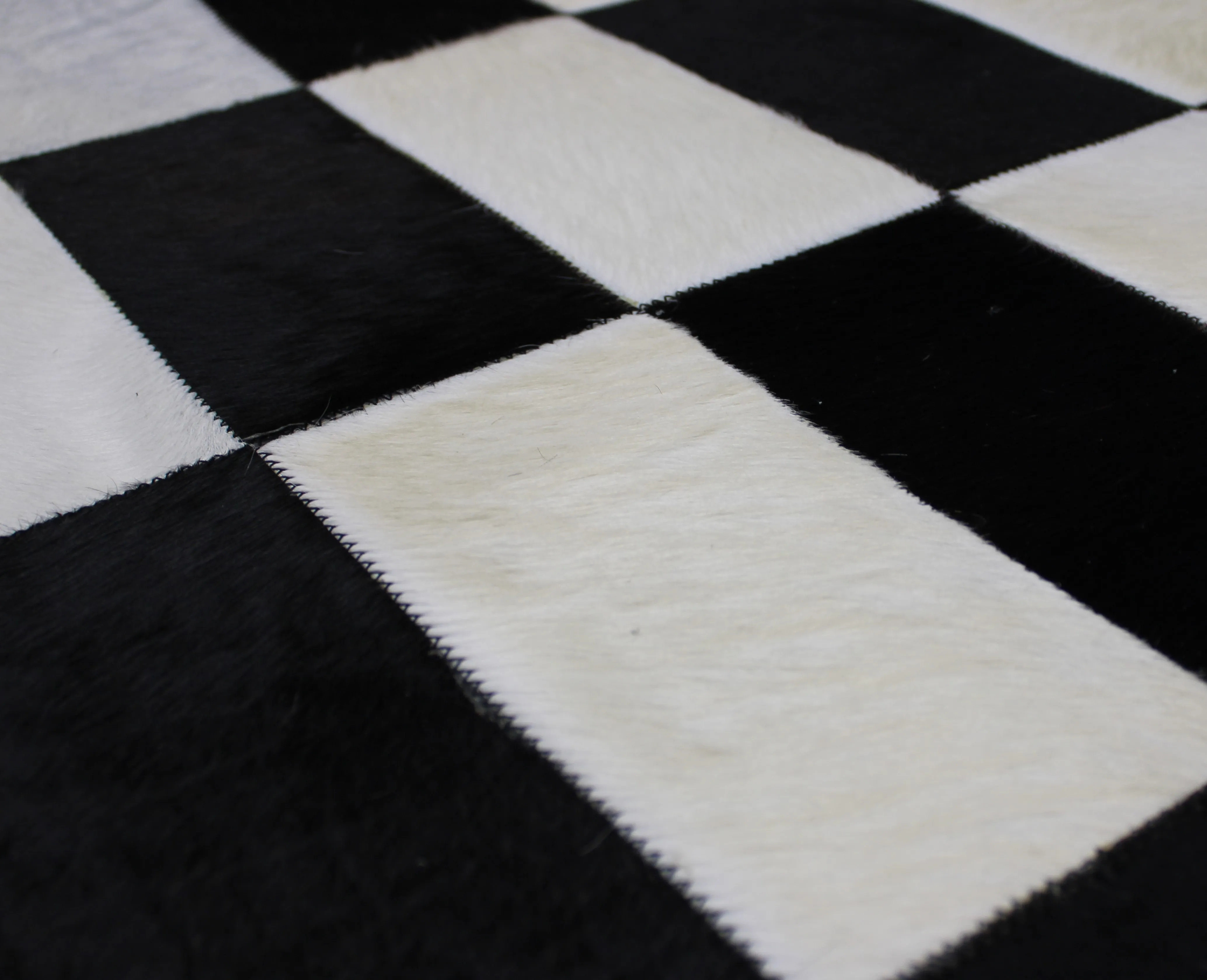 Black & White  Patchwork Cowhide Rug – 4.8 ft x 3.5 ft - Premium Cowhide Rug