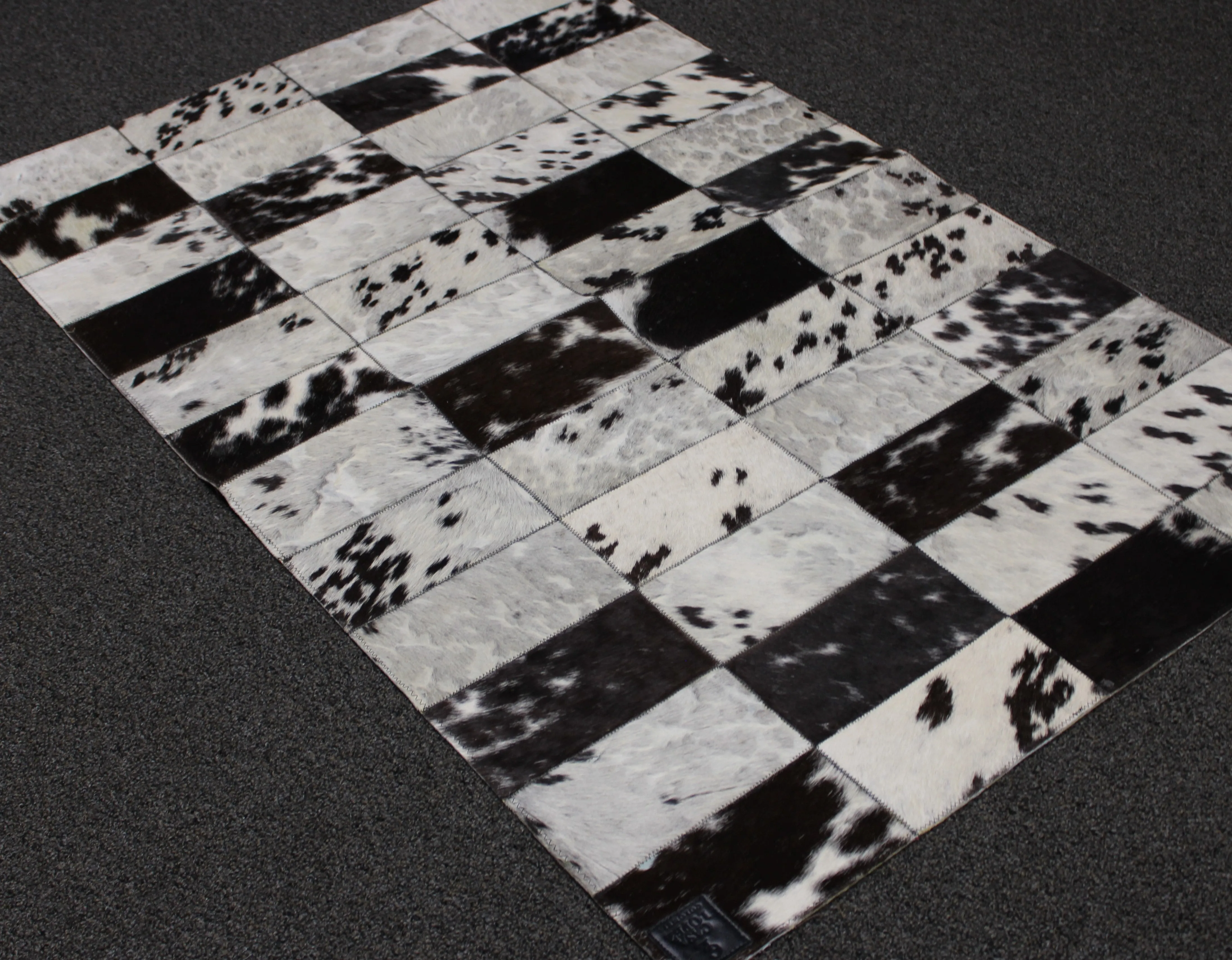 Black & white  Patchwork Cowhide Rug – 49 x 32 IN- 124 x 81 cm | Bedside Cowhide Patchwork