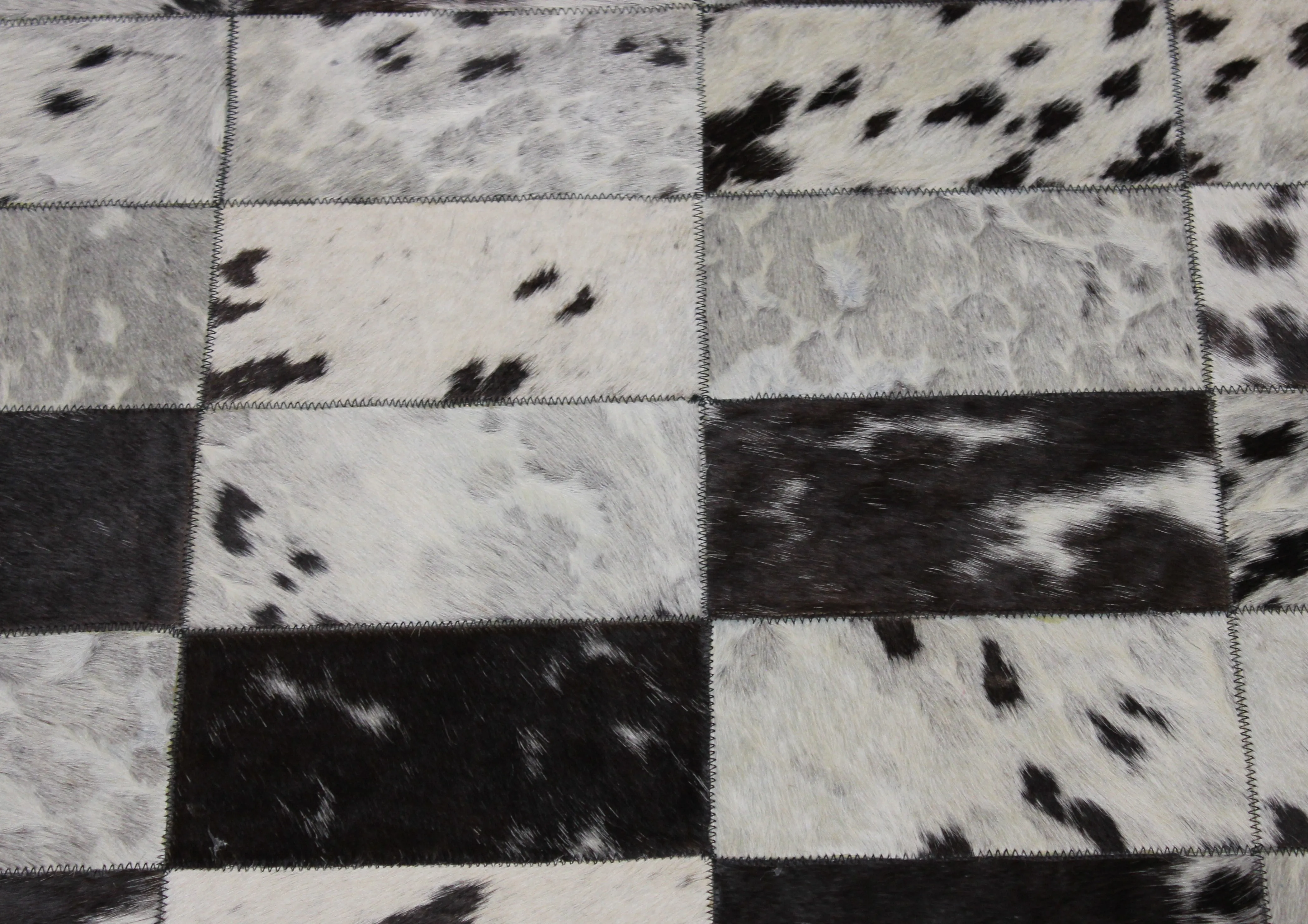 Black & white  Patchwork Cowhide Rug – 49 x 32 IN- 124 x 81 cm | Bedside Cowhide Patchwork