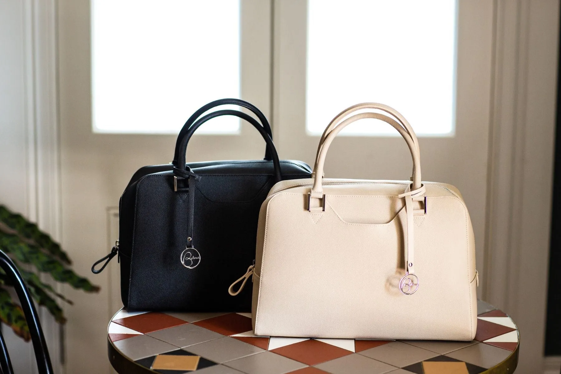 Briefcase leather bag in black