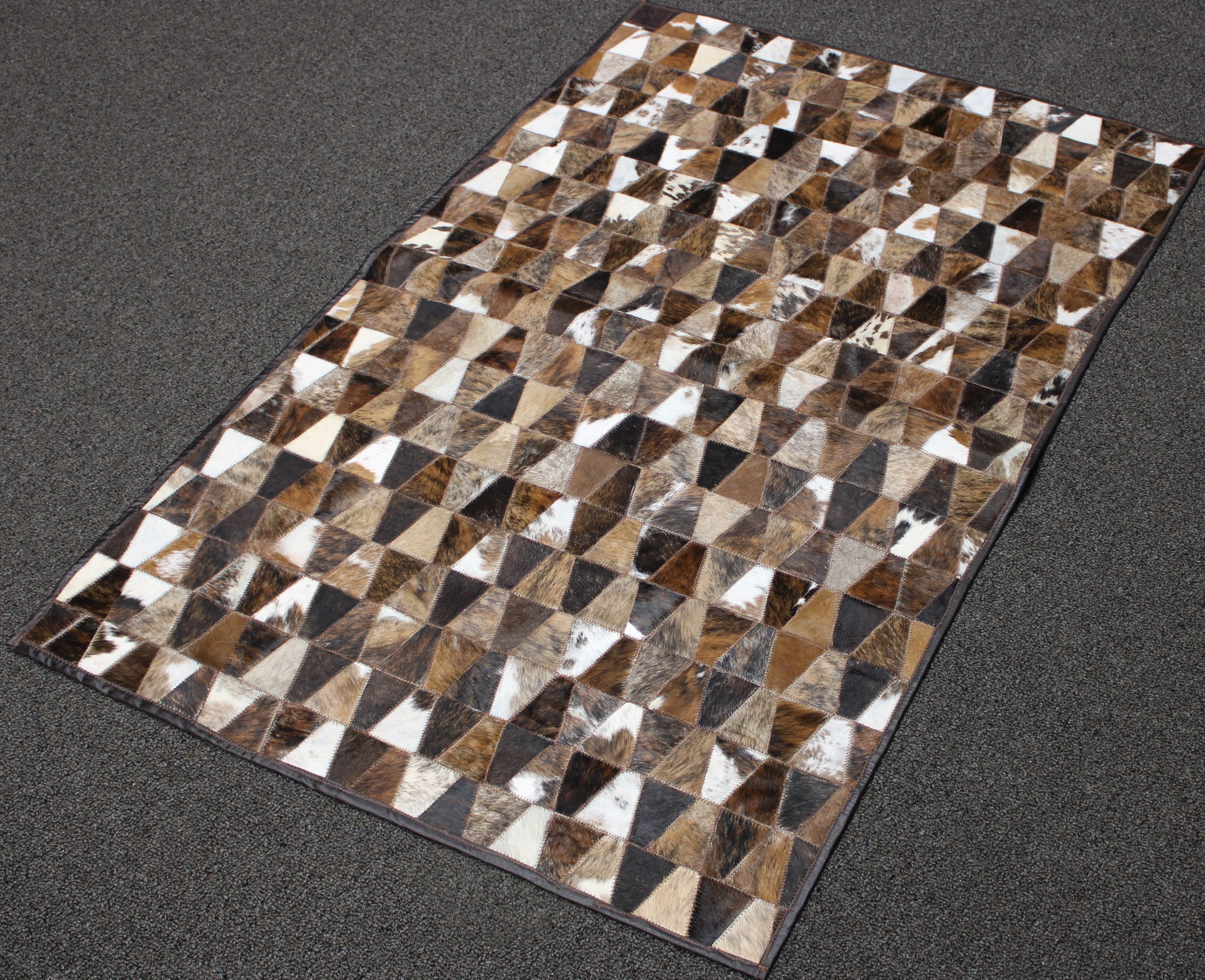 Brindle Patchwork Cowhide Rug – Size 31 x 48 IN | 79x 122 cm | Premium Cowhide Rug