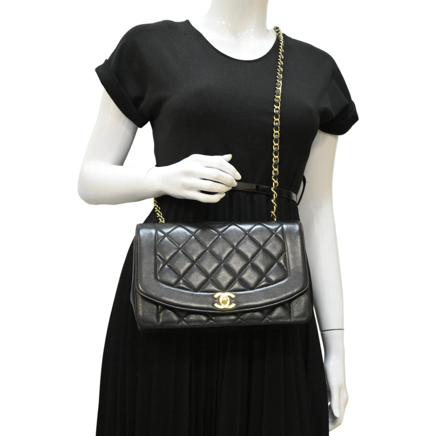 CHANEL Diana Flap Vintage Quilted Leather Shoulder Bag Black