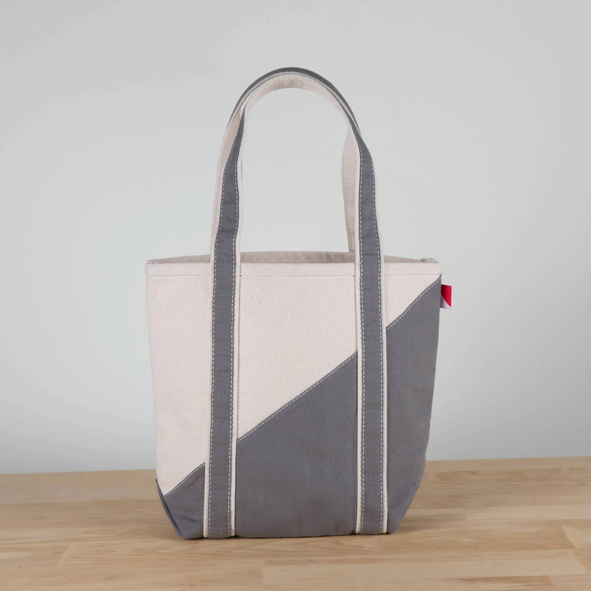 Contemporary Tote Bag Mini: Natural with color accent