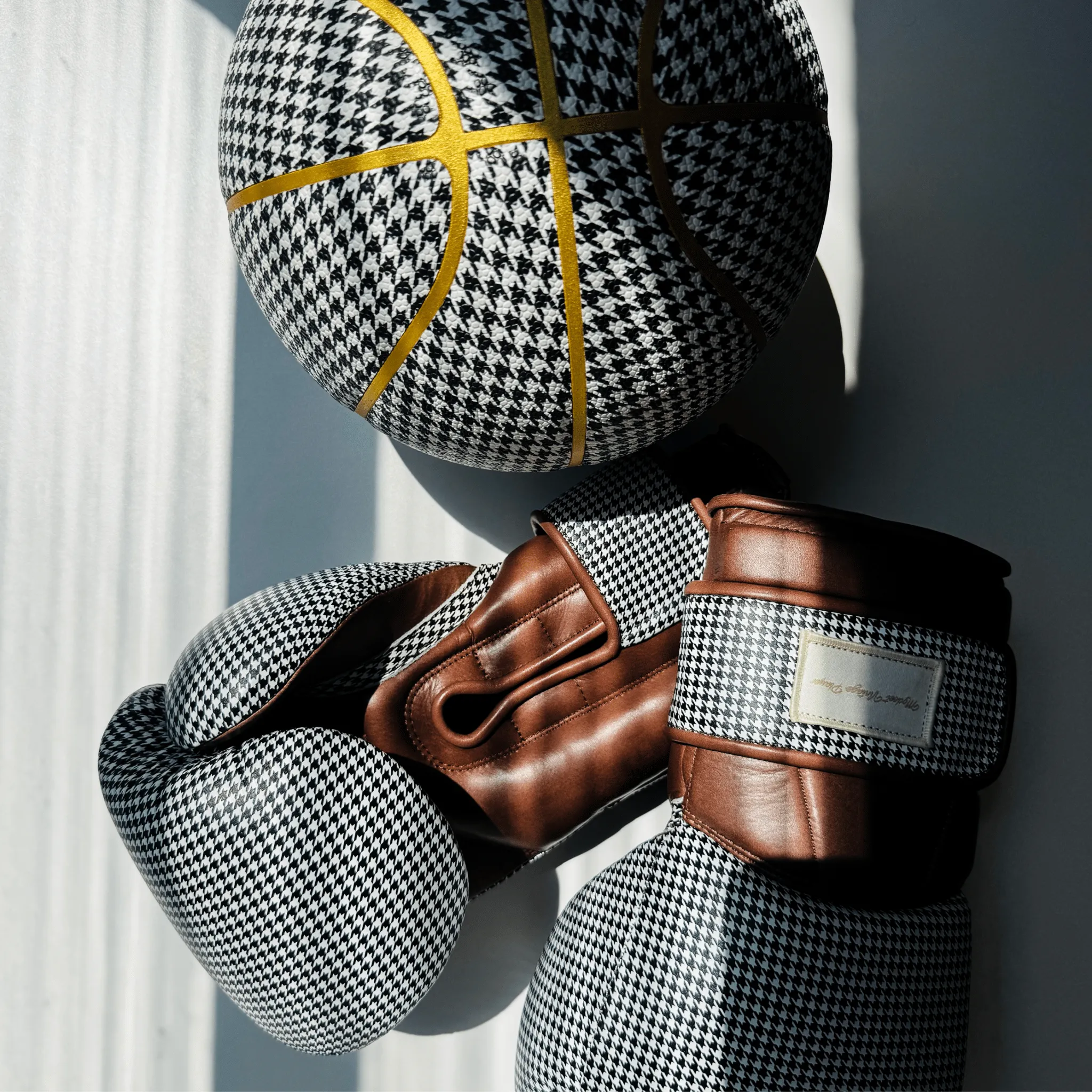 Elite Houndstooth Leather Boxing Gloves (Strap Up) - Brown
