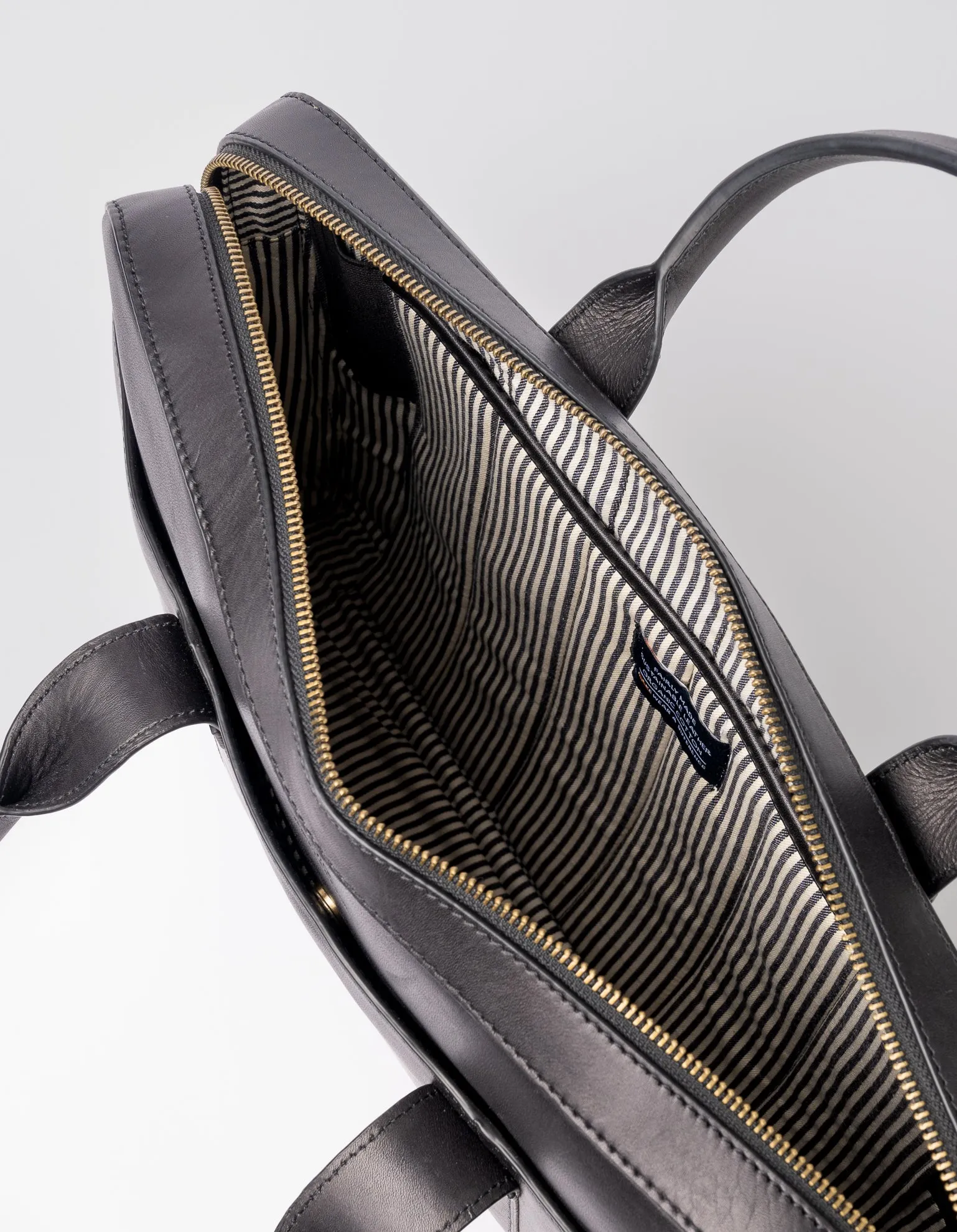 Harvey | Classic Leather