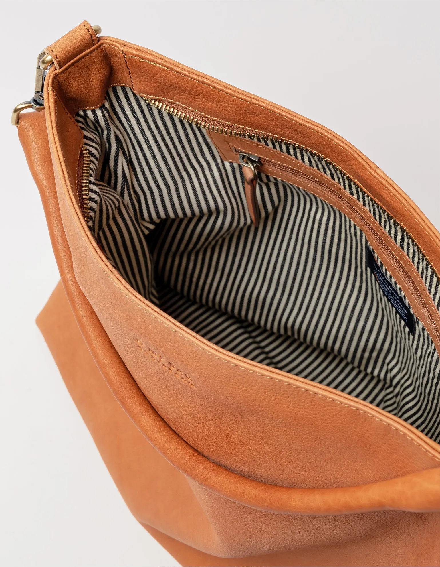 Janet Shopper | Soft Grain Leather
