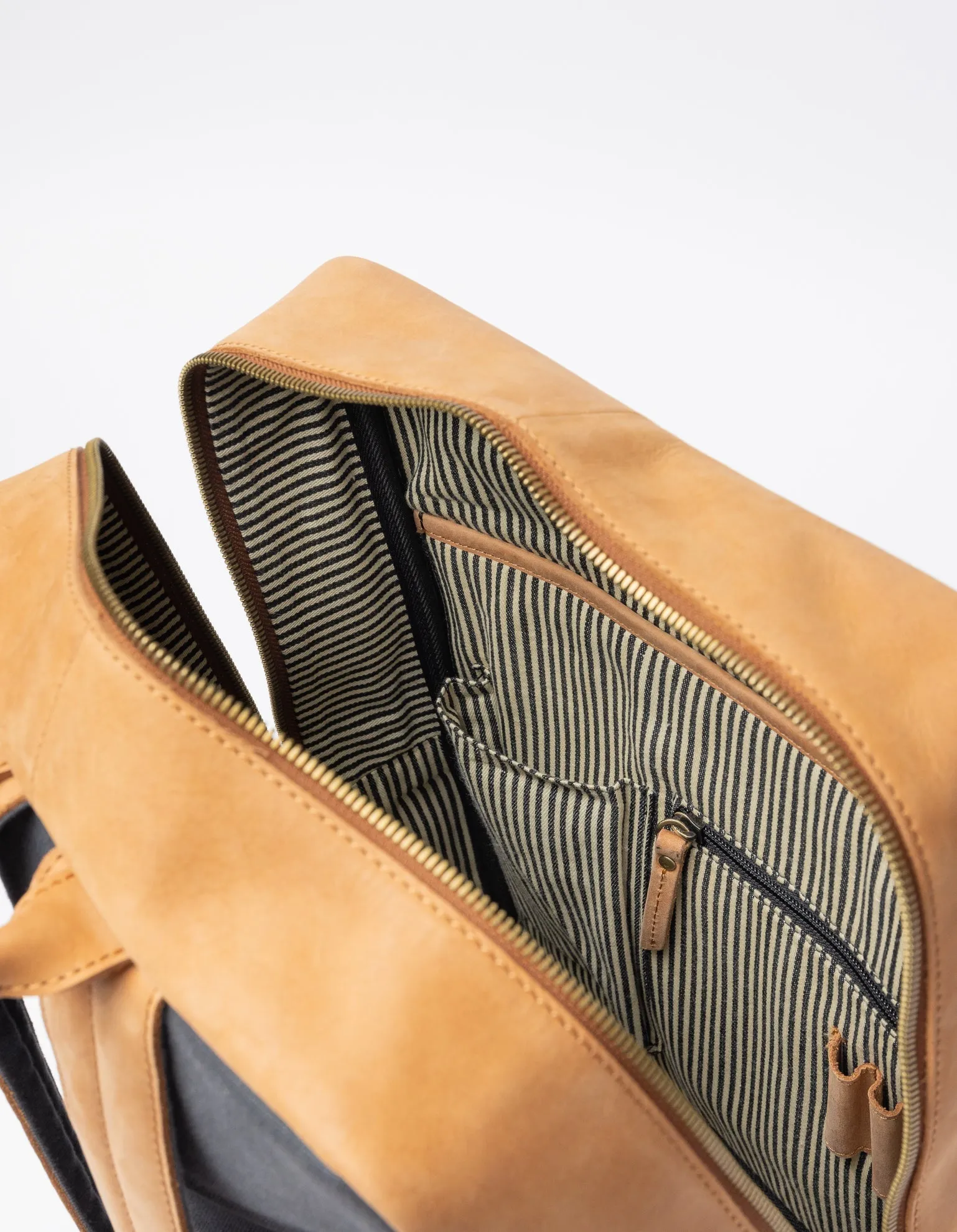 John Backpack Midi Camel Hunter Leather