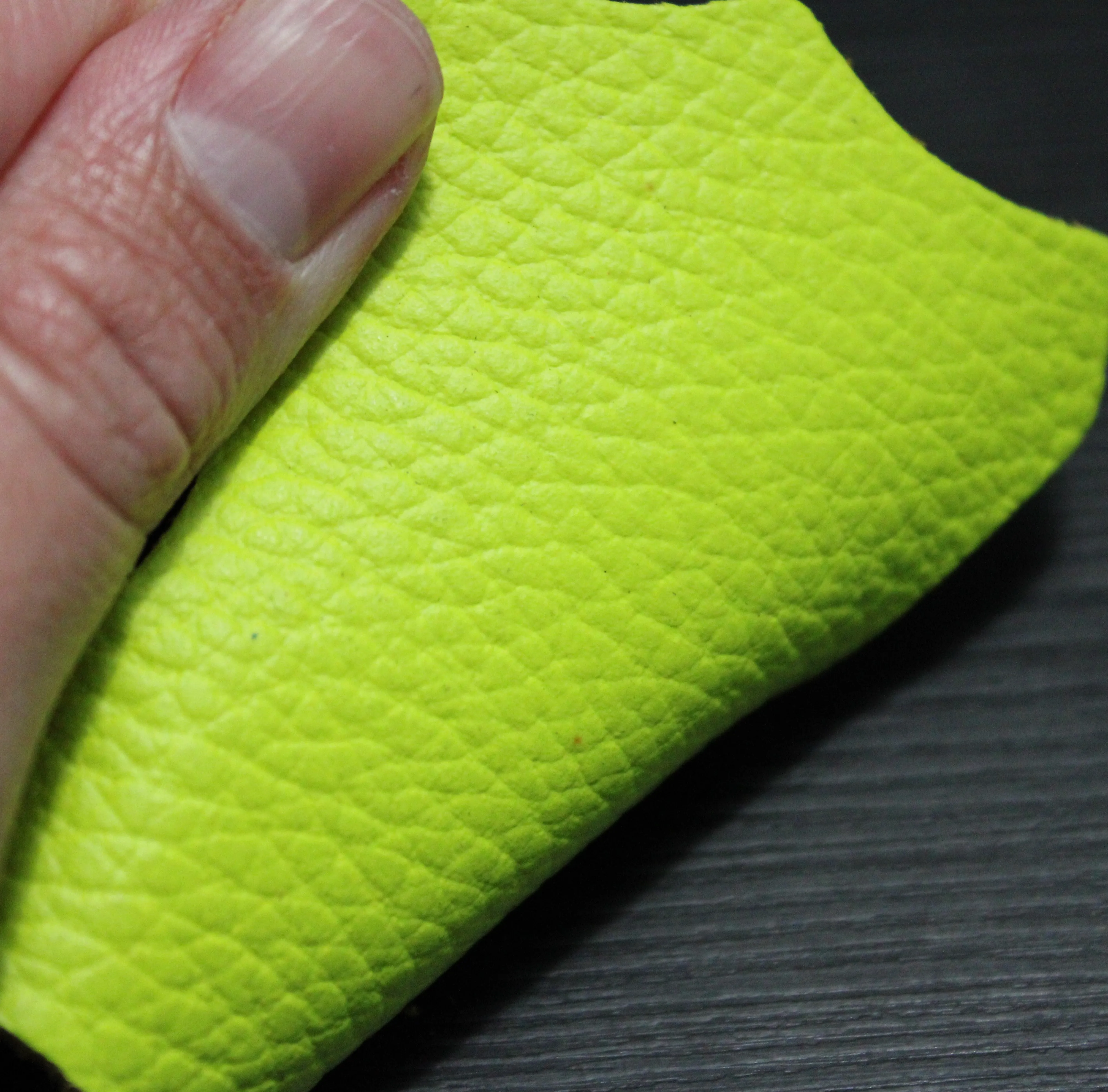 LIME  FLOATER LEATHER Thickness (mm/oz) :1.6 mm - 1.8 mm/ 4 oz - 4.5 oz