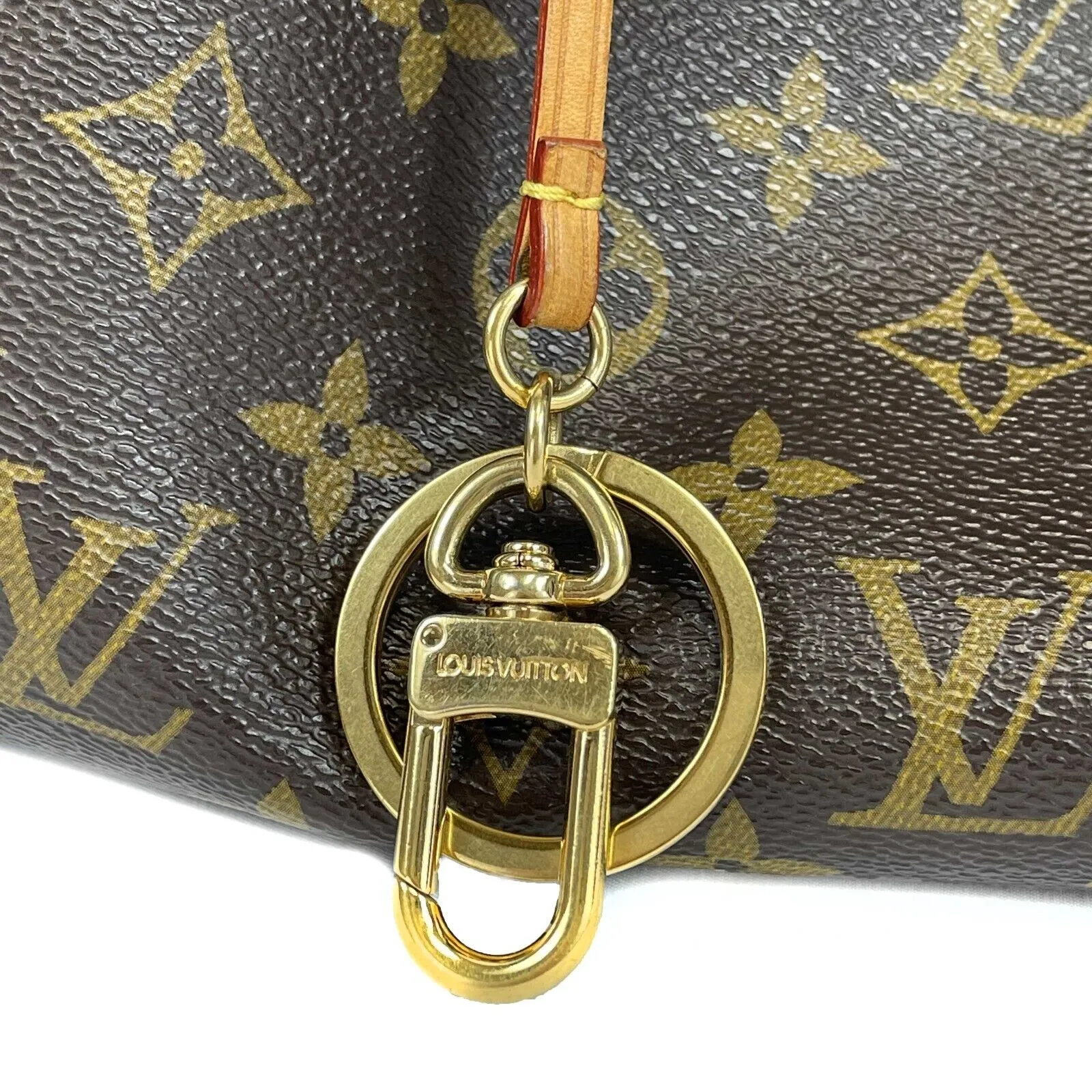 Louis Vuitton - Artsy MM in Monogram Canvas - Brown Shoulder Bag