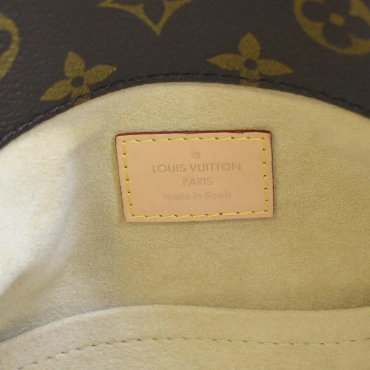 LOUIS VUITTON Artsy MM NM Monogram Canvas Shoulder Bag Brown
