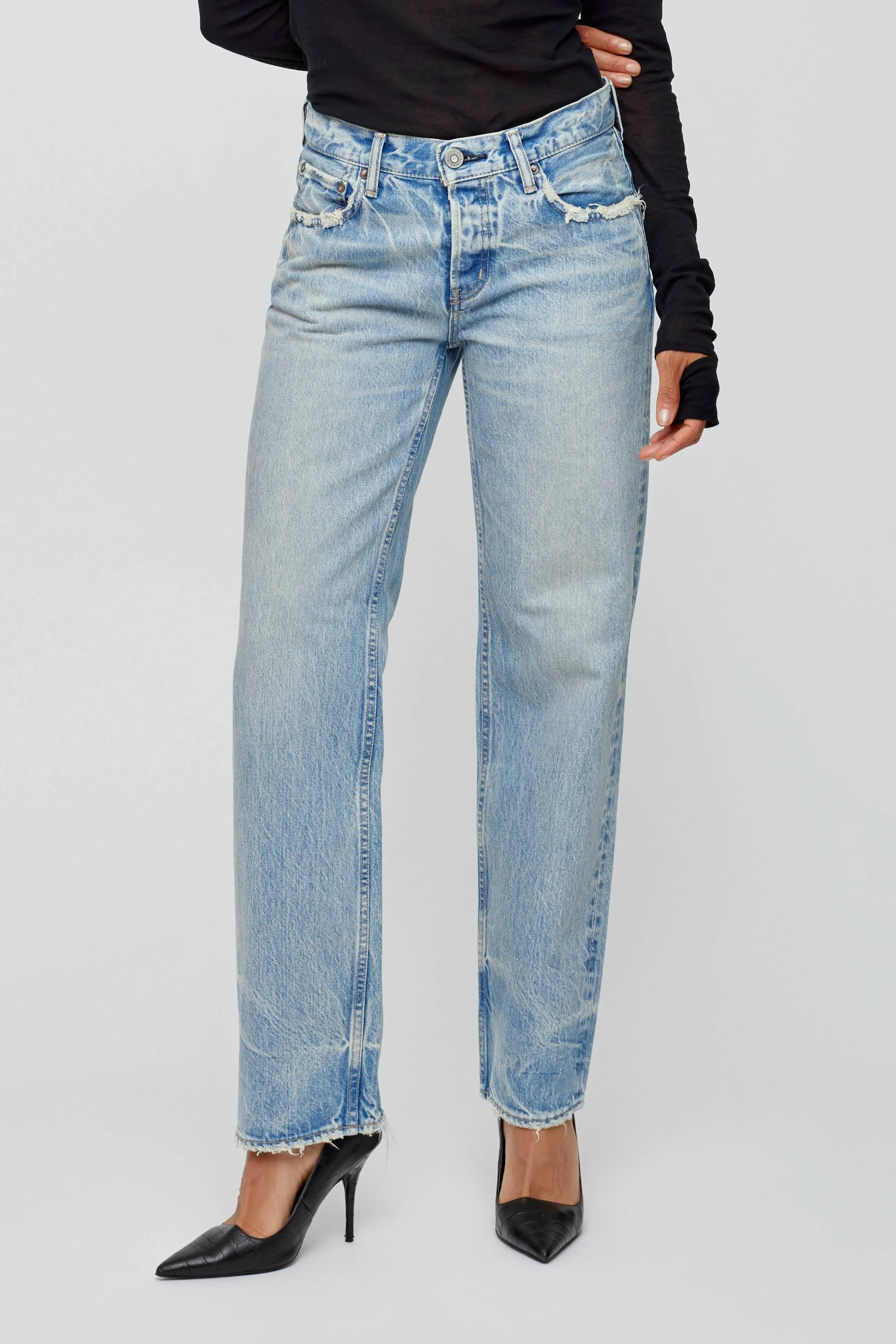 Moussy Vintage Wildwood Low-Rise Straight Jeans in Light Blue
