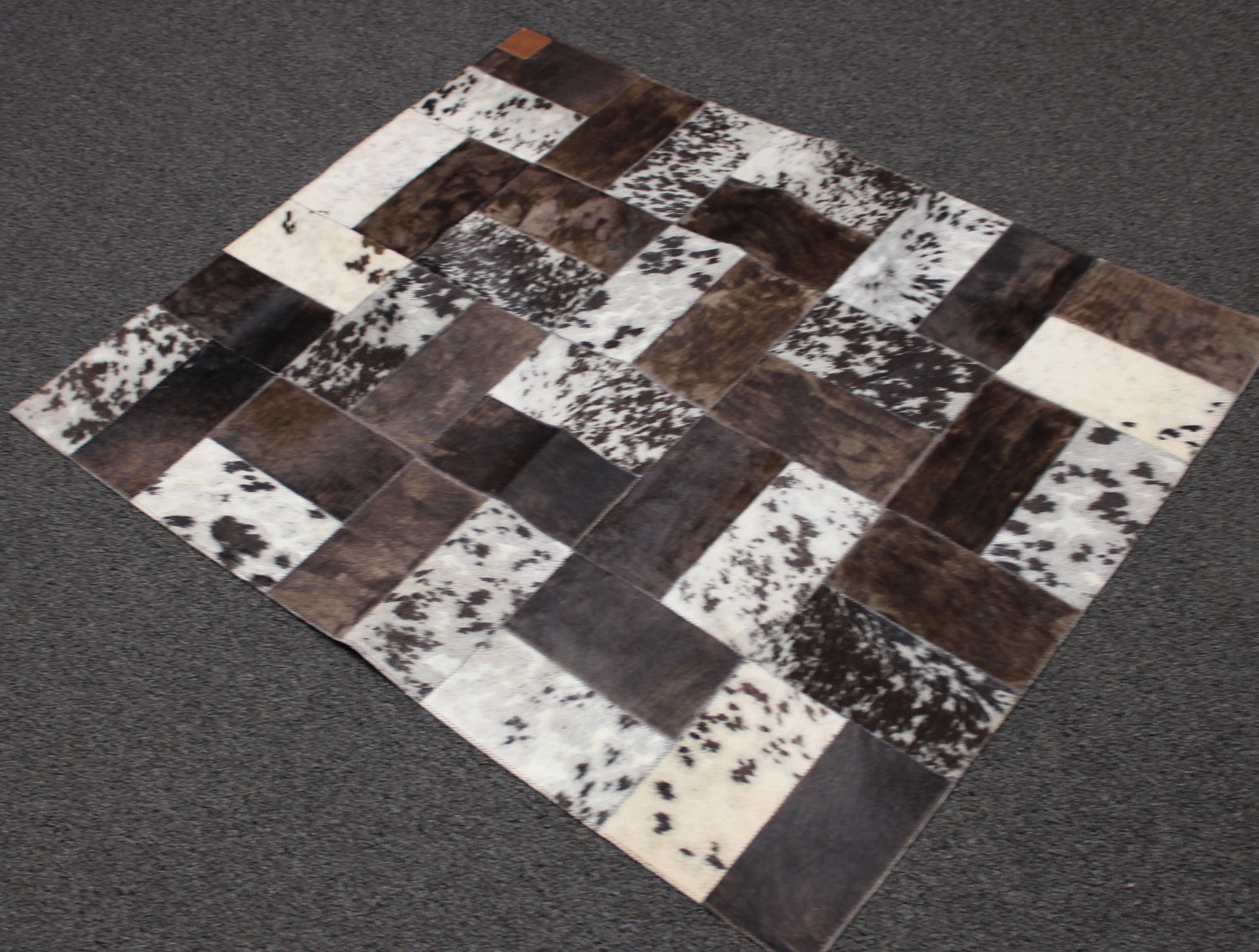 Saltpepper  Patchwork Cowhide Rug – 102 x 83 cm | Bedside Cowhide Patchwork Rug