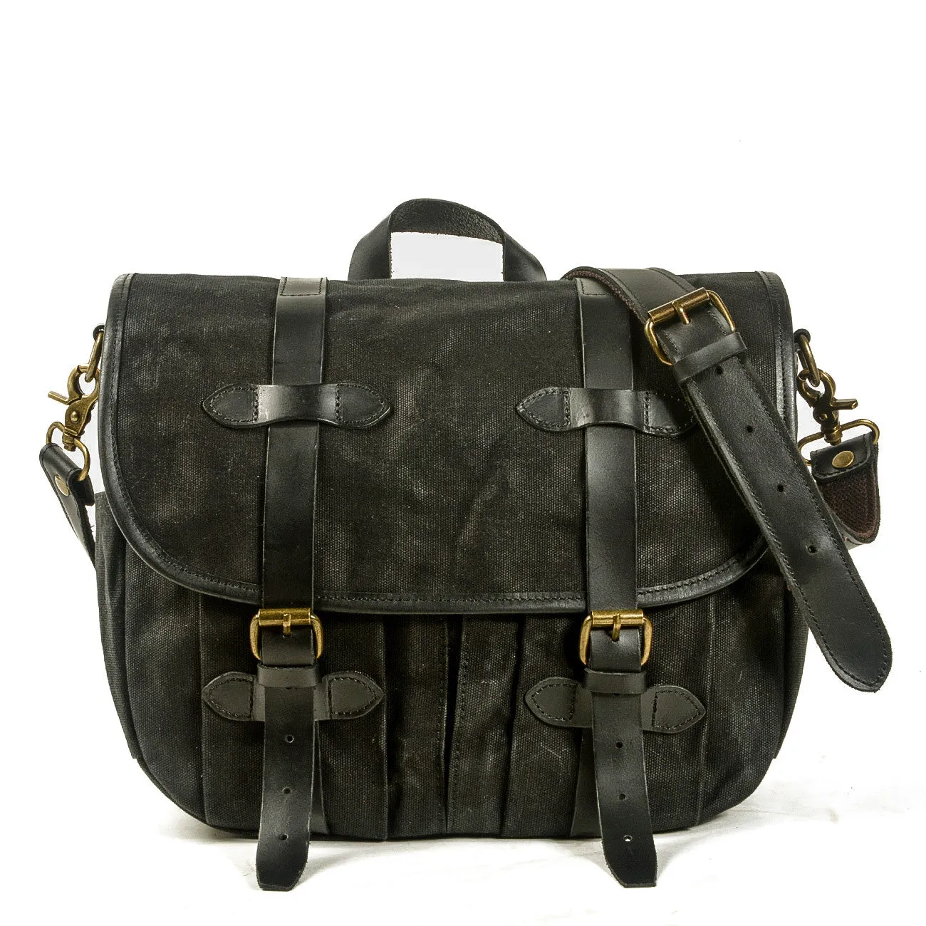 Stylish Vintage Camera Bags for Photographers