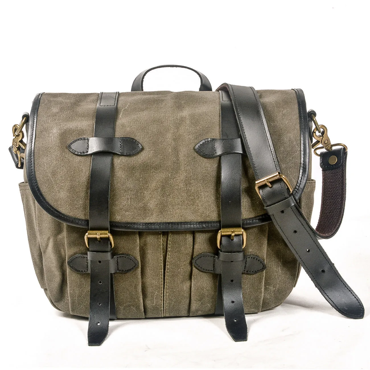 Stylish Vintage Camera Bags for Photographers