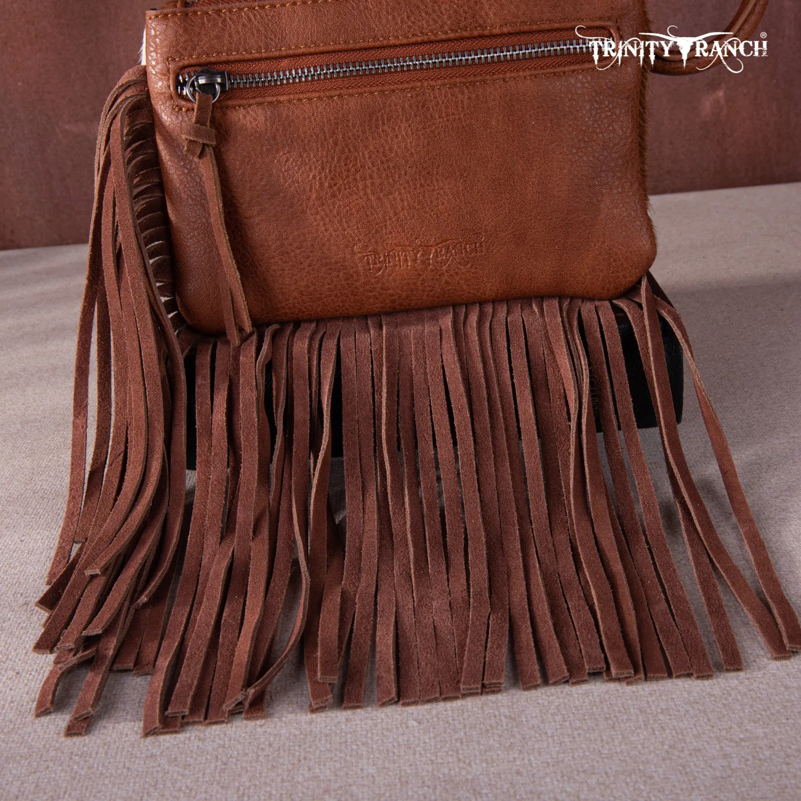 TR167-A181 Trinity Ranch Genuine Hair-On Cowhide Ring Handle Wristlet Clutch Bag - Oak