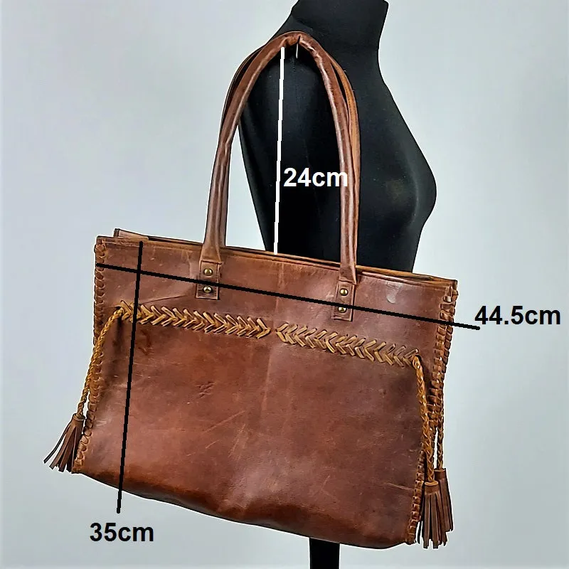 Trendy waxed leather shoulder bag