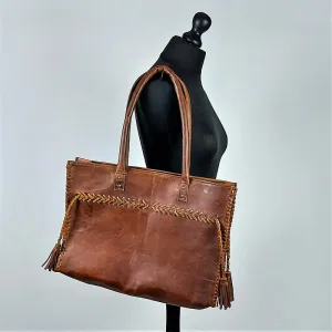 Trendy waxed leather shoulder bag